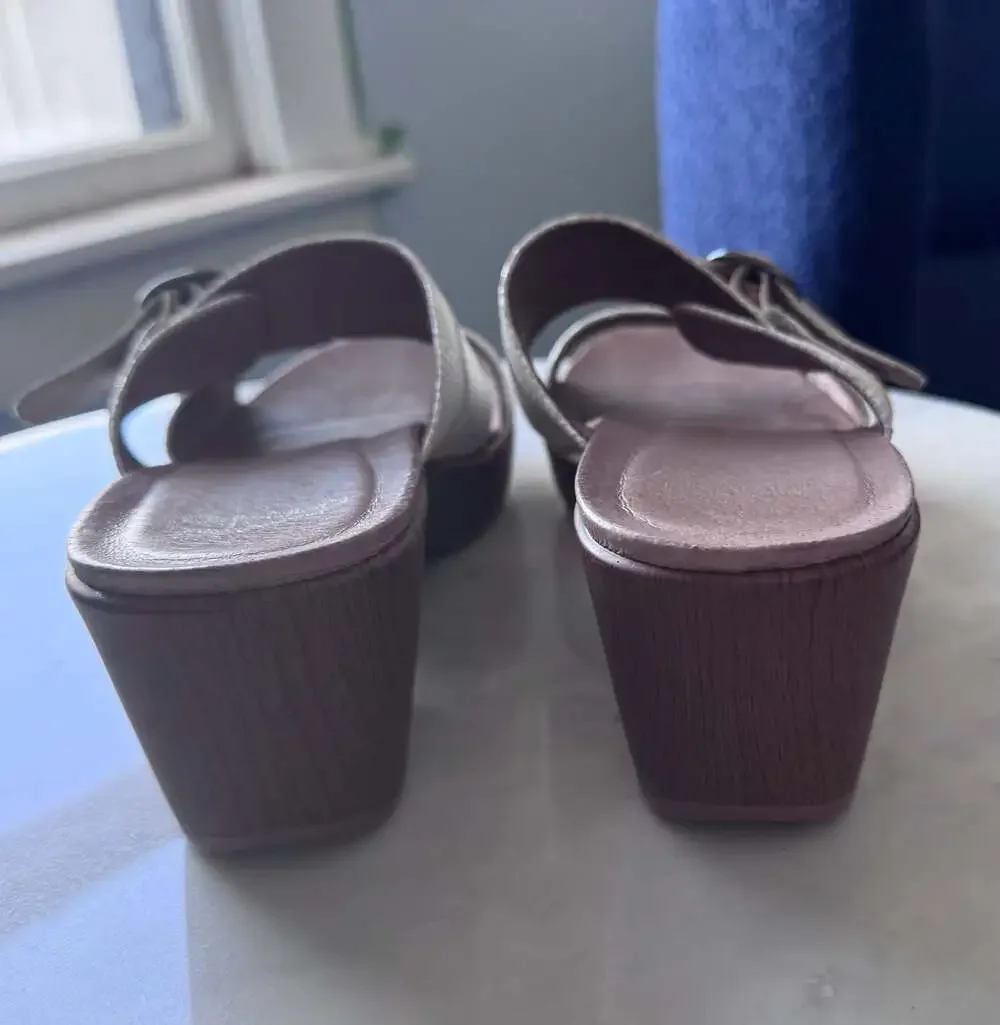 Dansko Jessie White Leather Cream Houndstooth 2 Strap Buckle Wedge Sandal 41